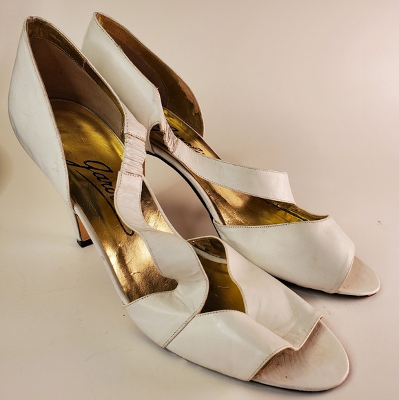 Vintage Glam 70s Open Toed Heels with Angular Strap - Picture 10 of 15